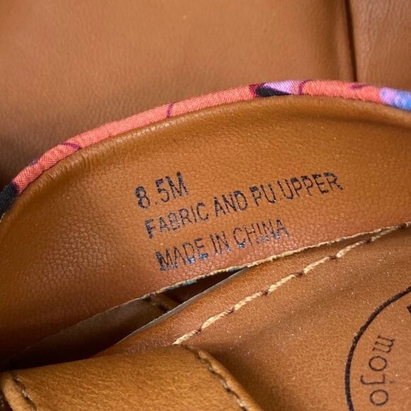 DOLCE by Mojo Moxy Wm’s Sz 8.5 Floral Ankle Buckle Strap Flat Sandals Shoes - Picture 4 of 5